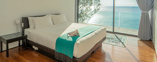 Villa Amanzi Kamala - Guest bedroom with beautiful sea view